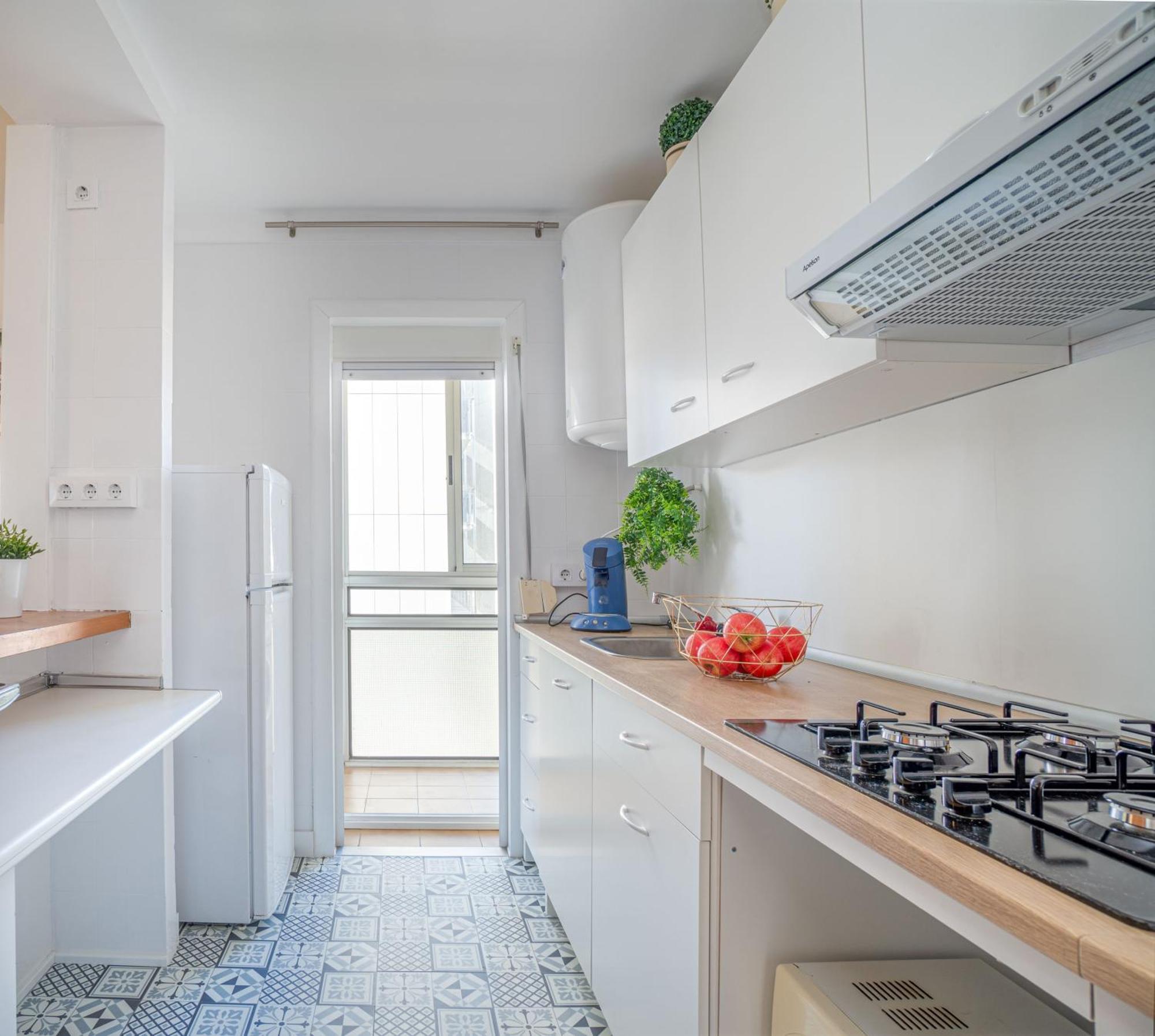 Est1-Spaciouss Appartment In The Beach, Bbq, Downtonwn, Parking, Fast Wifi Fibre Roses Bagian luar foto