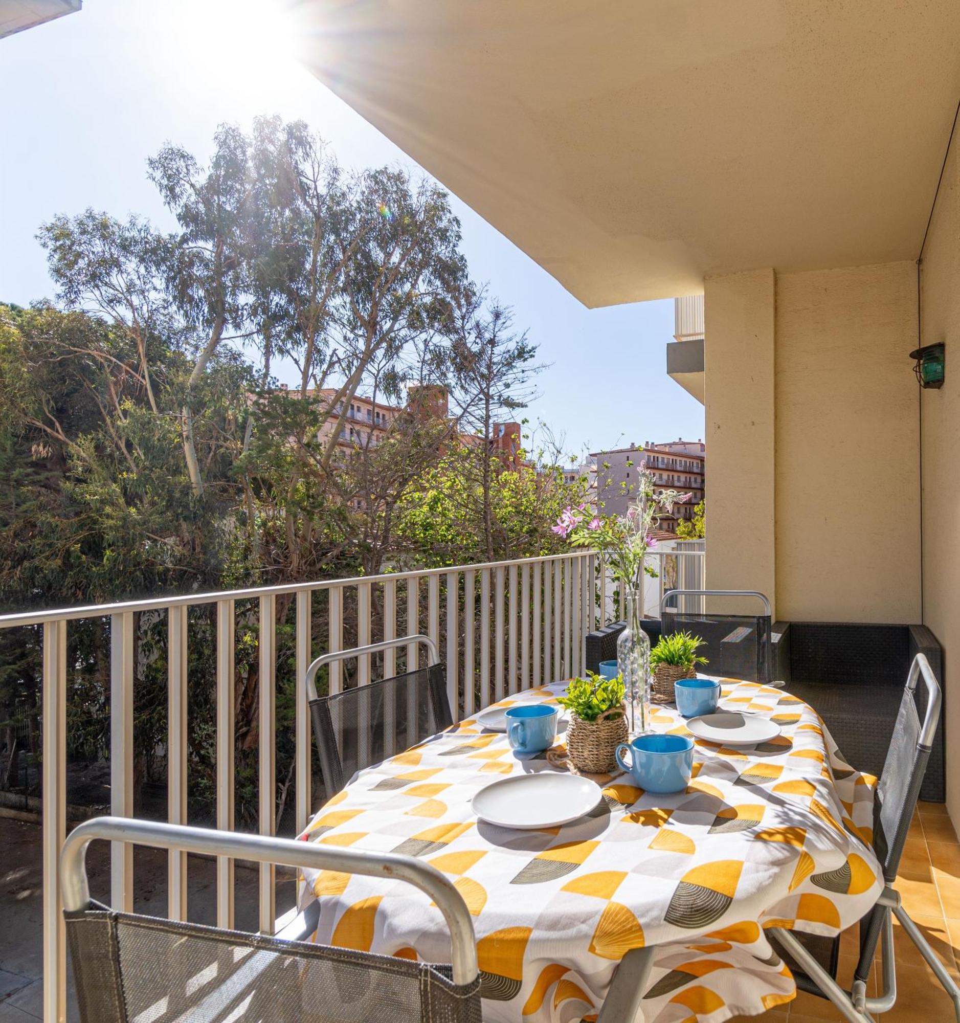 Est1-Spaciouss Appartment In The Beach, Bbq, Downtonwn, Parking, Fast Wifi Fibre Roses Bagian luar foto